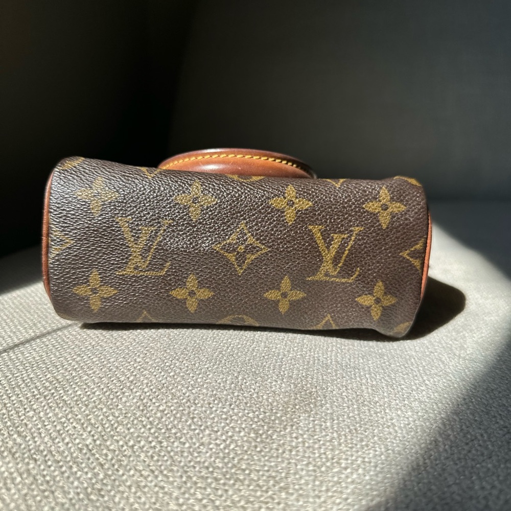 Louis Vuitton Nano Speedy Handbag - Picture 5 of 11